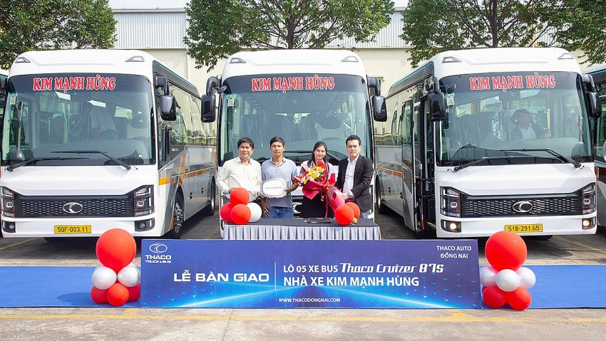 THACO AUTO vừa bàn giao lô xe bus cho nhà xe đã có 20 năm hoạt động