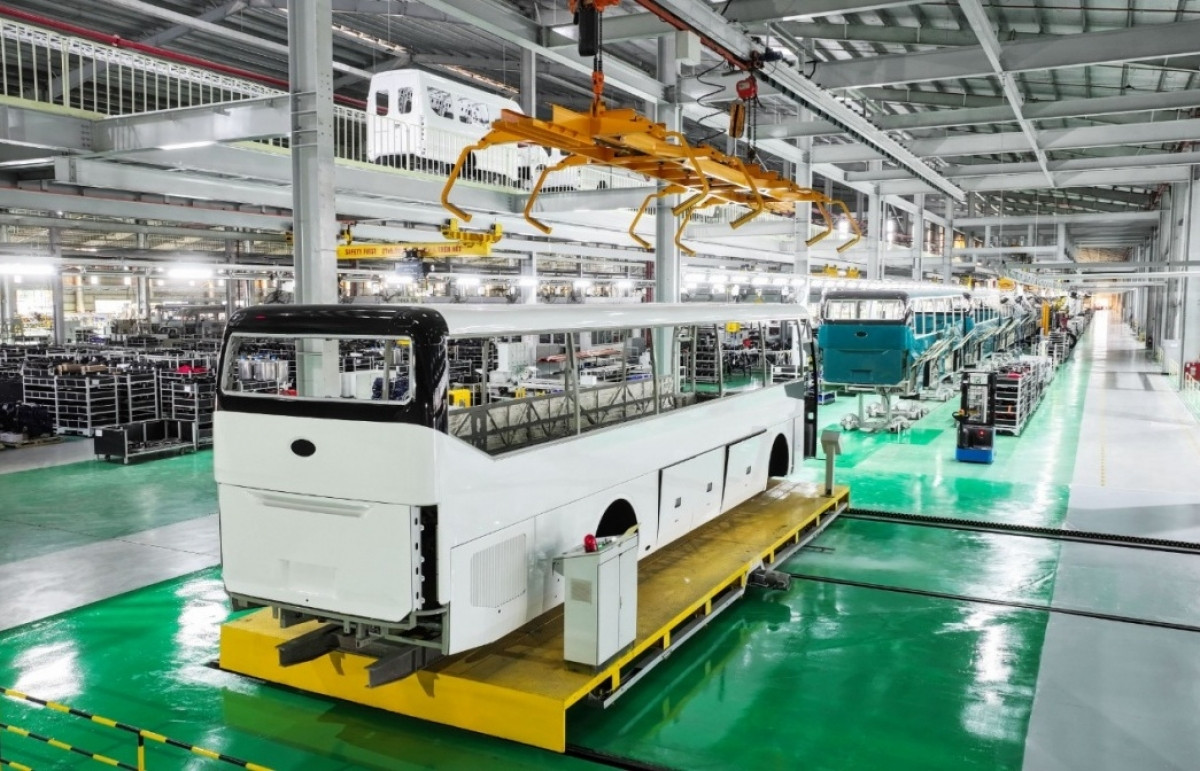 THACO AUTO vừa bàn giao lô xe bus cho nhà xe đã có 20 năm hoạt động