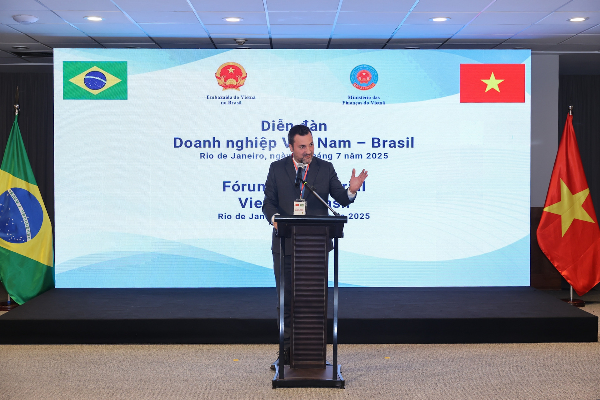 Thủ tướng kêu gọi doanh nghiệp Việt Nam – Brazil hiện thực hóa hàng loạt định hướng mới trong hợp tác kinh tế- Ảnh 3. Thủ tướng kêu gọi doanh nghiệp Việt Nam – Brazil hiện thực hóa hàng loạt định hướng mới trong hợp tác kinh tế- Ảnh 3.