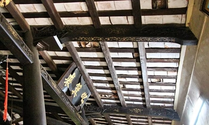 Nhà cổ gần 150 tuổi tại TP. HCM: Dựng từ gỗ quý đến nay vẫn đen bóng, công tử Bạc Liêu ăn chơi ‘khét tiếng’ từng ghé qua- Ảnh 2. Nhà cổ gần 150 tuổi tại TP. HCM: Dựng từ gỗ quý đến nay vẫn đen bóng, công tử Bạc Liêu ăn chơi ‘khét tiếng’ từng ghé qua- Ảnh 2.