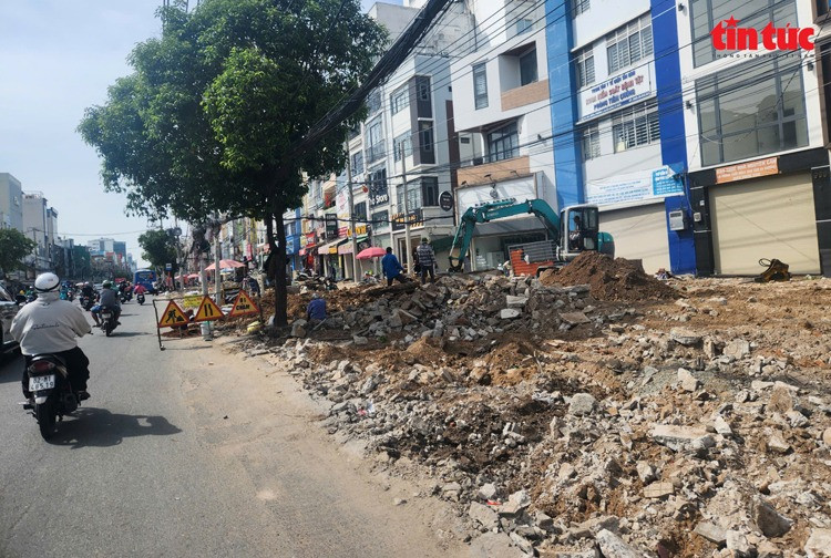 TP. HCM gấp rút ‘đẩy thủ tục’ để khởi công tuyến đường sắt 'mắc kẹt' 15 năm- Ảnh 2. TP. HCM gấp rút ‘đẩy thủ tục’ để khởi công tuyến đường sắt 'mắc kẹt' 15 năm- Ảnh 2.