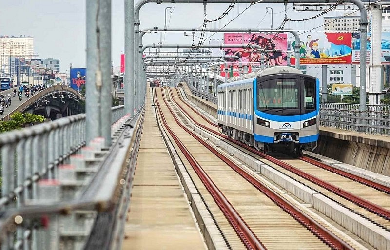 TP. HCM gấp rút ‘đẩy thủ tục’ để khởi công tuyến đường sắt 'mắc kẹt' 15 năm- Ảnh 1. TP. HCM gấp rút ‘đẩy thủ tục’ để khởi công tuyến đường sắt 'mắc kẹt' 15 năm- Ảnh 1.