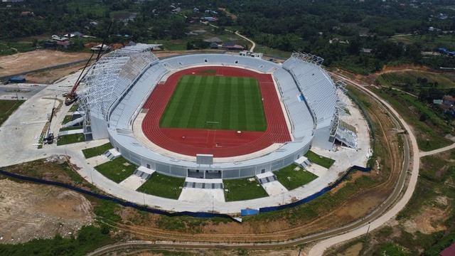 Sân vận động 22.000 chỗ lớn nhất miền núi phía Bắc: Mặt sân xanh mướt chuẩn FIFA, ngày vận hành sắp cận kề- Ảnh 4. Sân vận động 22.000 chỗ lớn nhất miền núi phía Bắc: Mặt sân xanh mướt chuẩn FIFA, ngày vận hành sắp cận kề- Ảnh 4.