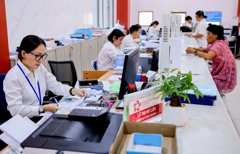 Quy định mới nhất về trình độ, bằng cấp với cán bộ, công chức: Bằng Đại học tại chức, không chính quy có đáp ứng được yêu cầu không?