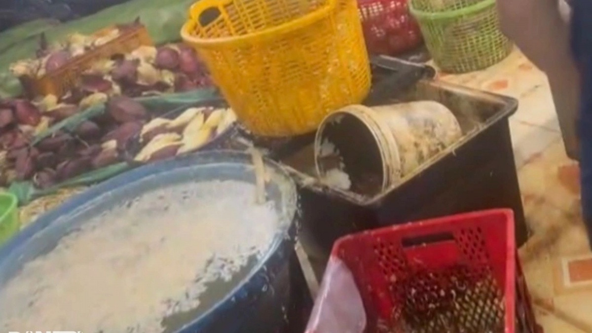 Phanh phui 3 cơ sở ngâm hoa chuối bằng hàn the, chất tẩy trắng: Mỗi ngày tuồn ra thị trường hàng trăm kg