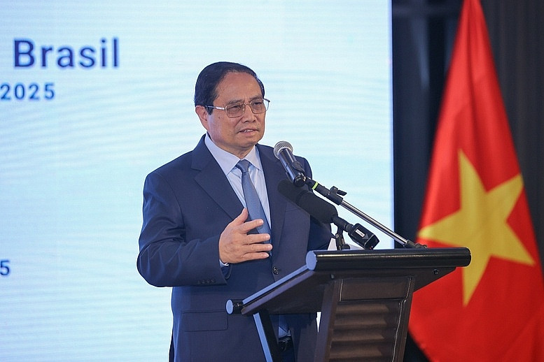 Thủ tướng mong muốn và kêu gọi các doanh nghiệp góp phần cụ thể hóa nền tảng chính trị - ngoại giao rất tốt đẹp giữa hai nước thành các biện pháp kinh tế, kết nối doanh nghiệp, kết nối hai nền kinh tế - Ảnh: VGP/Nhật Bắc