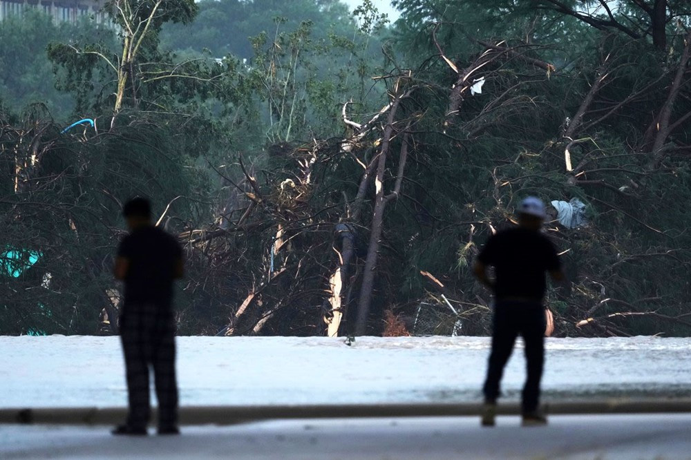 20 nữ sinh trong trại hè mất tích, ít nhất 24 người chết do lũ quét kinh hoàng, chính quyền ban bố tình trạng khẩn cấp - ảnh 2