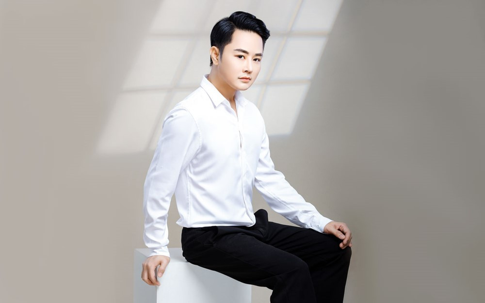 Nam ca sĩ nổi tiếng là cháu của tỷ phú Hoàng Kiều: Từng phải uống nước nhà vệ sinh vì quá đói - ảnh 4