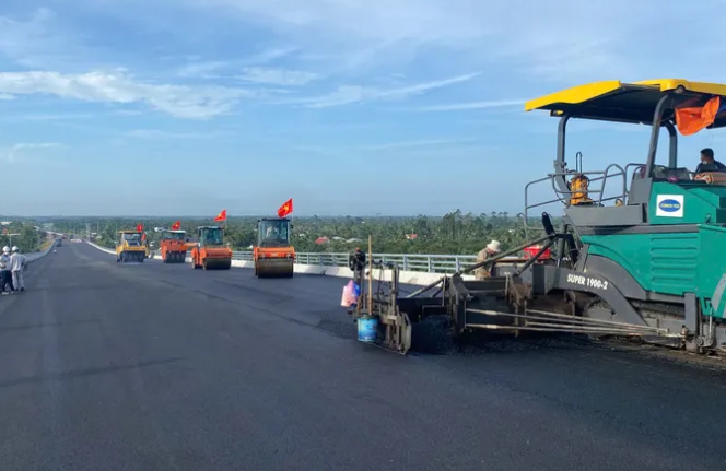 Chỉ còn hơn 1 tháng nữa, cây cầu gần 7.000 tỷ, cách cầu dây văng đầu tiên do Việt Nam thiết kế 3,8km sẽ hoàn thành- Ảnh 2.