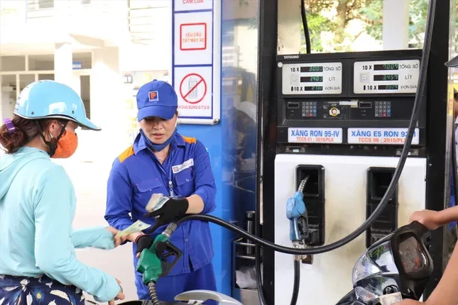 Kiến nghị vá 'lỗ hổng' trong điều hành giá xăng dầu ảnh 1