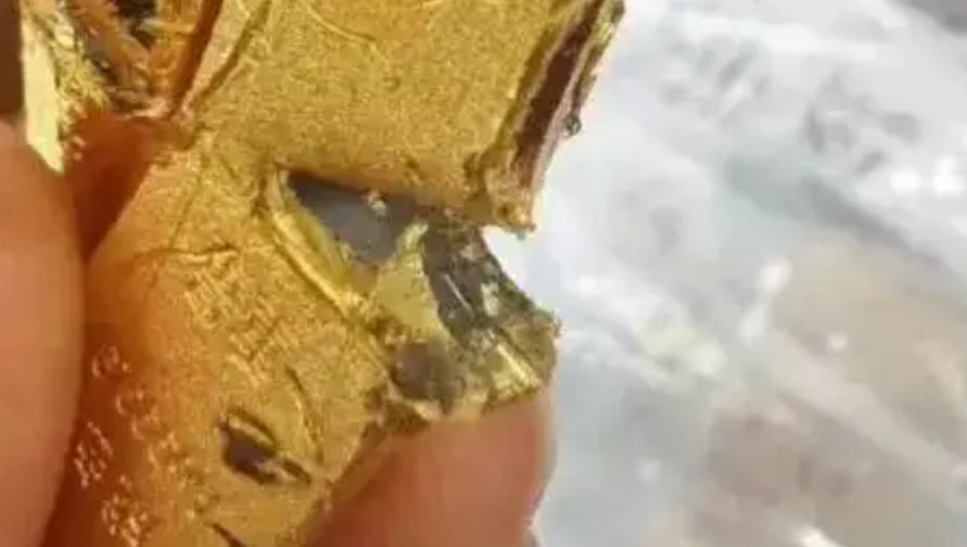 Mua vàng tại ngân hàng, ông Trần khiến ngân hàng 'bốc hơi' 73.000 tỷ sau một bài đăng, lập tức bị bắt, có thể đối diện án phạt 7 năm - ảnh 2