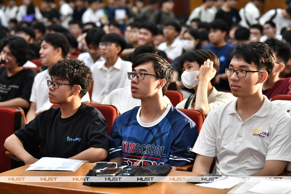 Một đại học top đầu Việt Nam tuyển thẳng gần 400 sinh viên - ảnh 1