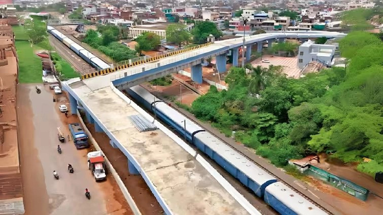 Đình chỉ công tác 7 kỹ sư vì xây cầu vượt có khúc cua 90 độ - ảnh 1