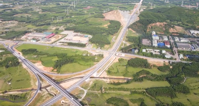 Chỉ hơn 1 tháng nữa, chính thức thông xe cao tốc 55km hơn 12.500 tỷ do Liên danh Sơn Hải thi công- Ảnh 1. Chỉ hơn 1 tháng nữa, chính thức thông xe cao tốc 55km hơn 12.500 tỷ do Liên danh Sơn Hải thi công- Ảnh 1.