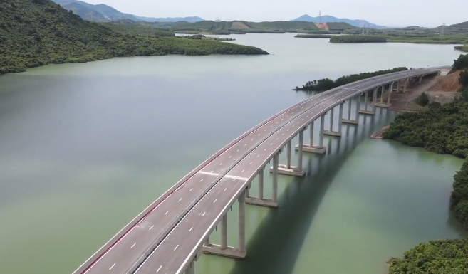 Chỉ hơn 1 tháng nữa, chính thức thông xe cao tốc 55km hơn 12.500 tỷ do Liên danh Sơn Hải thi công- Ảnh 3. Chỉ hơn 1 tháng nữa, chính thức thông xe cao tốc 55km hơn 12.500 tỷ do Liên danh Sơn Hải thi công- Ảnh 3.
