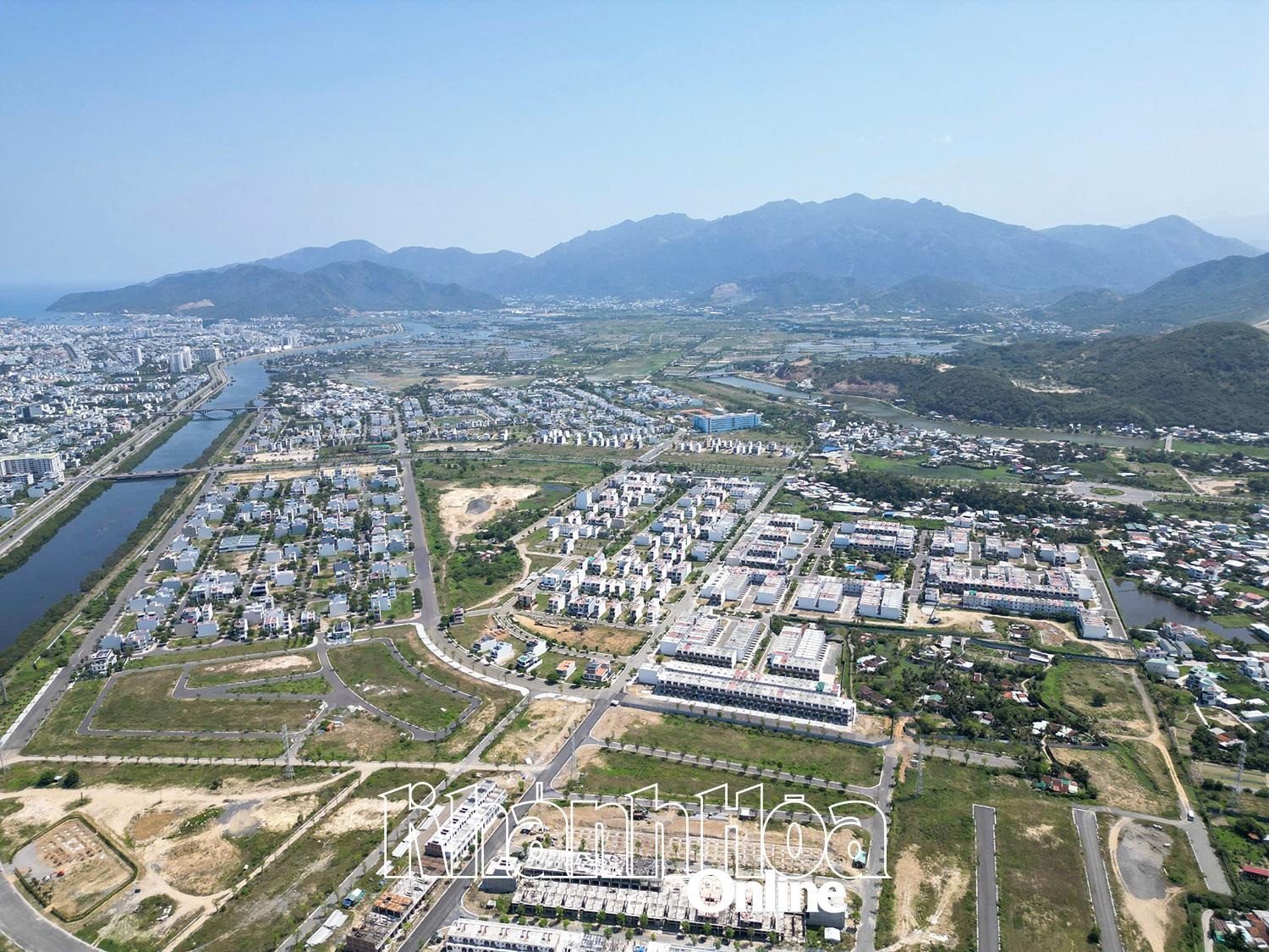 Sau sáp nhập, BĐS tại 'siêu tỉnh mới' ven biển Nam Trung Bộ sở hữu nhiều tiềm năng bứt phá- Ảnh 2. Sau sáp nhập, BĐS tại 'siêu tỉnh mới' ven biển Nam Trung Bộ sở hữu nhiều tiềm năng bứt phá- Ảnh 2.