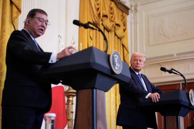 Lời hứa đầu tư nghìn tỷ đô la không giúp Nhật Bản xoa dịu ông Trump ảnh 1