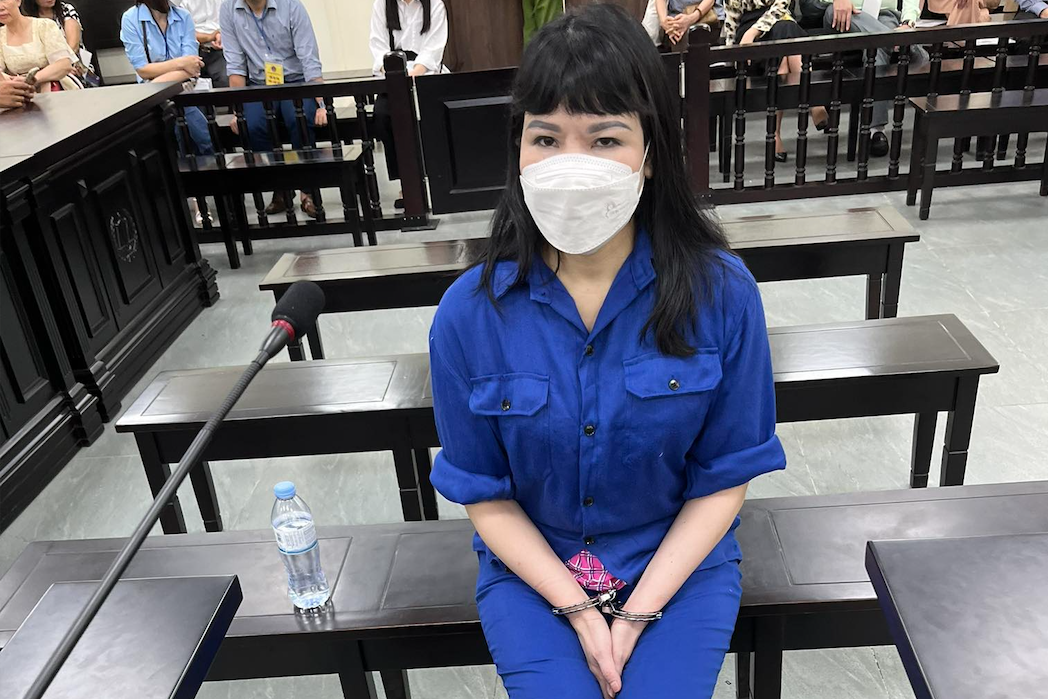 nhung eximbank lừa.png