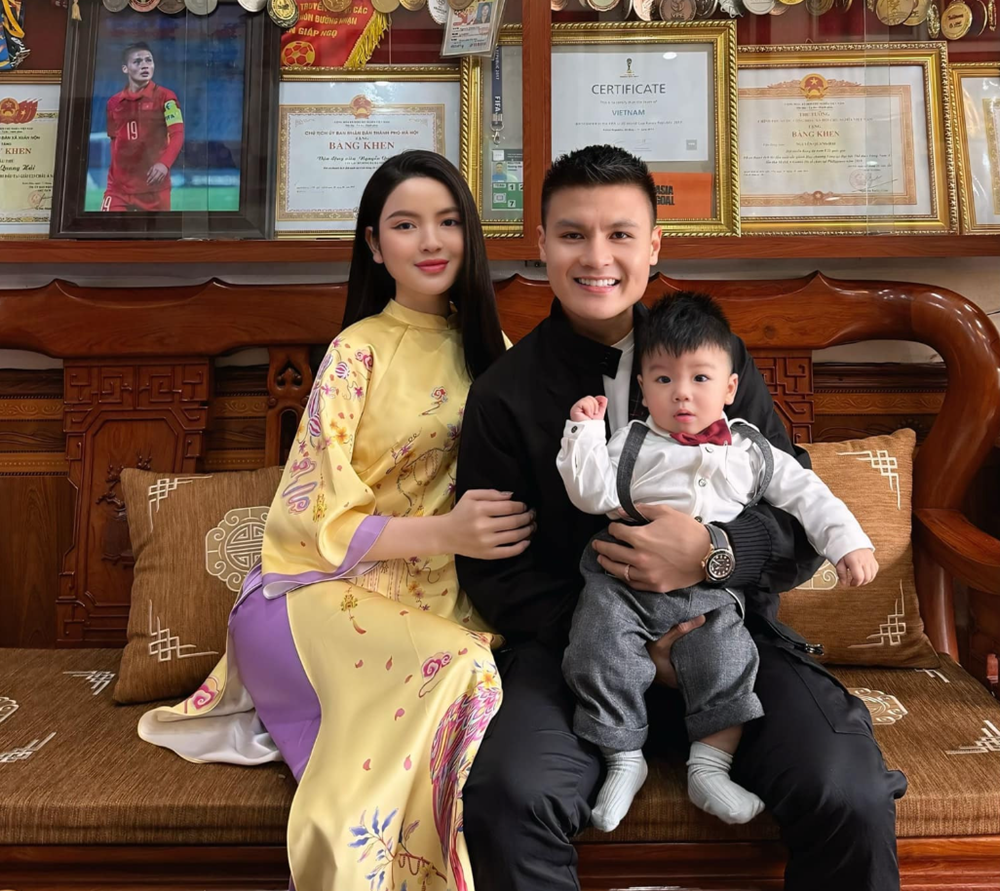 Cầu thủ nổi tiếng nhất nhì Việt Nam 3 lần được trao Huân chương Lao động, tuổi 28 giàu có và viên mãn - ảnh 4