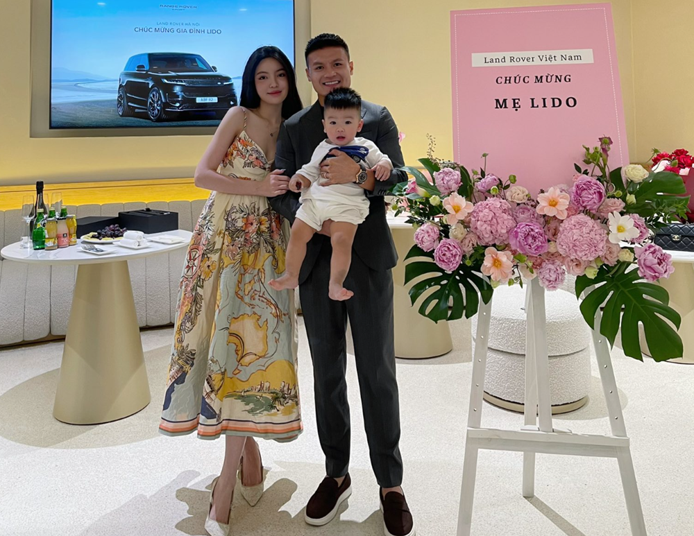 Cầu thủ nổi tiếng nhất nhì Việt Nam 3 lần được trao Huân chương Lao động, tuổi 28 giàu có và viên mãn - ảnh 7