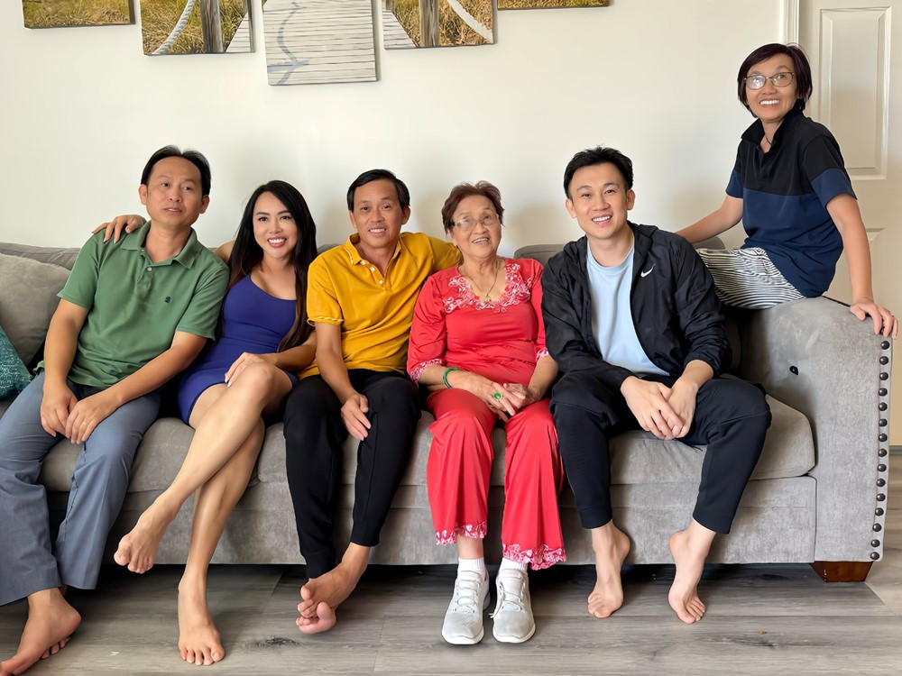 Hình ảnh của NSƯT Hoài Linh tại Mỹ - ảnh 2