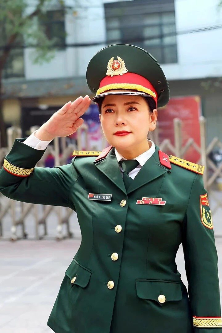 NSND nổi tiếng cả nước vừa được nâng lương sĩ quan cấp bậc Đại tá, hôn nhân viên mãn bên chồng NSƯT - ảnh 3