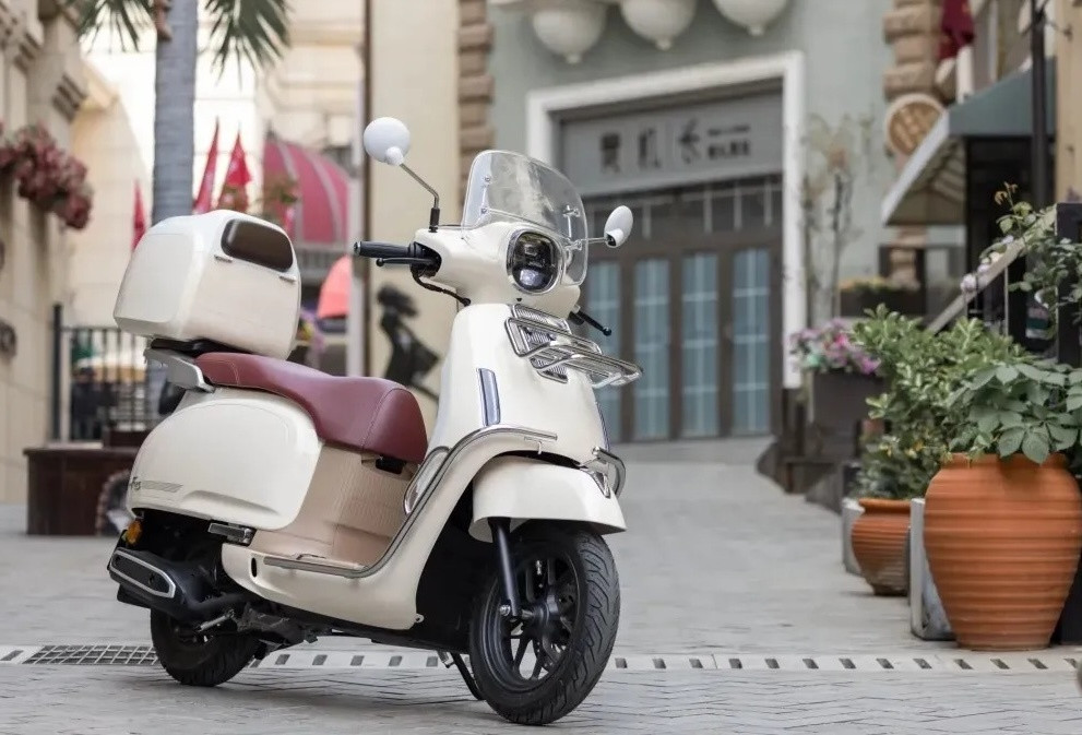 ‘Siêu tay ga’ của Honda ra mắt bản nâng cấp, giá chỉ 36 triệu đồng: Sành điệu đậm chất châu Âu, công nghệ vượt phân khúc, rất hợp chị em