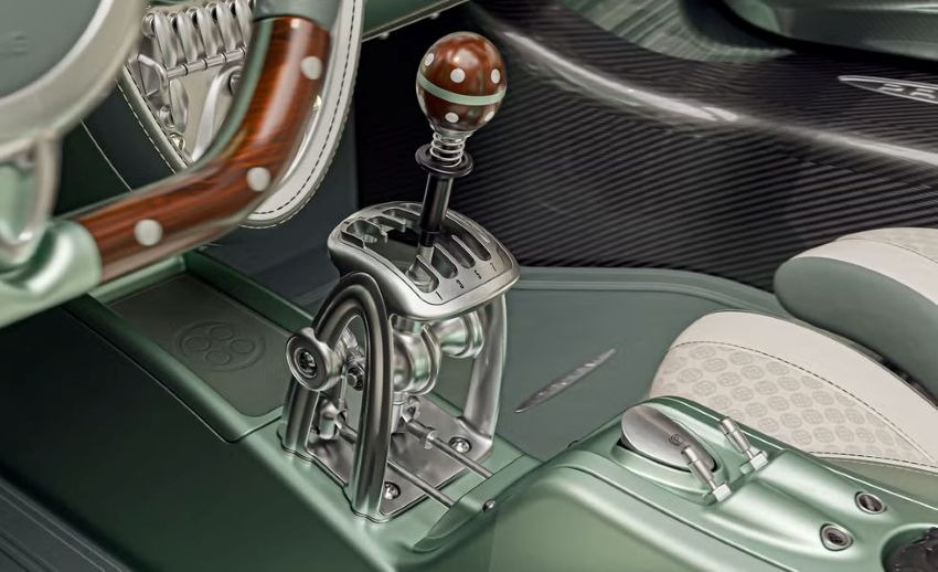 Tuyệt phẩm siêu xe mui trần nhà Pagani, cả thế giới chỉ có 10 chiếc với công suất hơn 860 mã lực