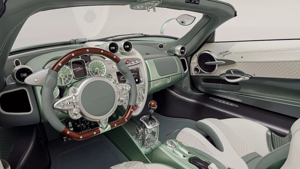 Tuyệt phẩm siêu xe mui trần nhà Pagani, cả thế giới chỉ có 10 chiếc với công suất hơn 860 mã lực