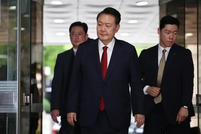 Cựu Tổng thống Hàn Quốc Yoon Suk Yeol bị bắt: Phòng giam biệt lập, không có điều hòa ảnh 1