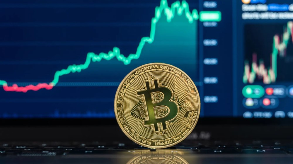 Bitcoin bùng nổ, vượt mốc 112.000 USD - ảnh 1