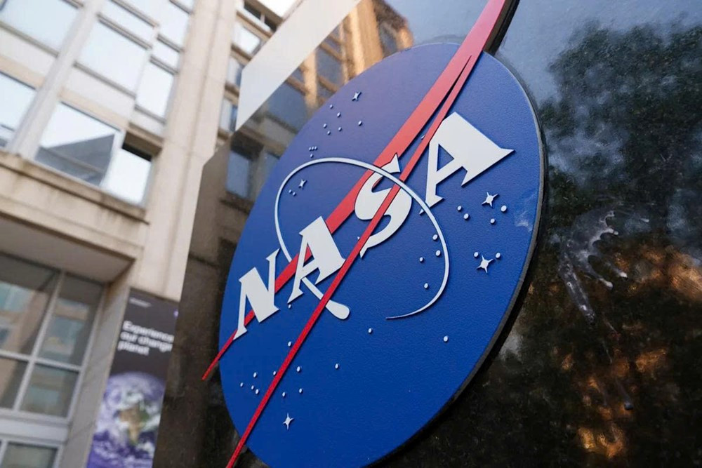 Hơn 2.000 nhân viên kỳ cựu ồ ạt rời NASA, chuyện gì xảy ra? - ảnh 1