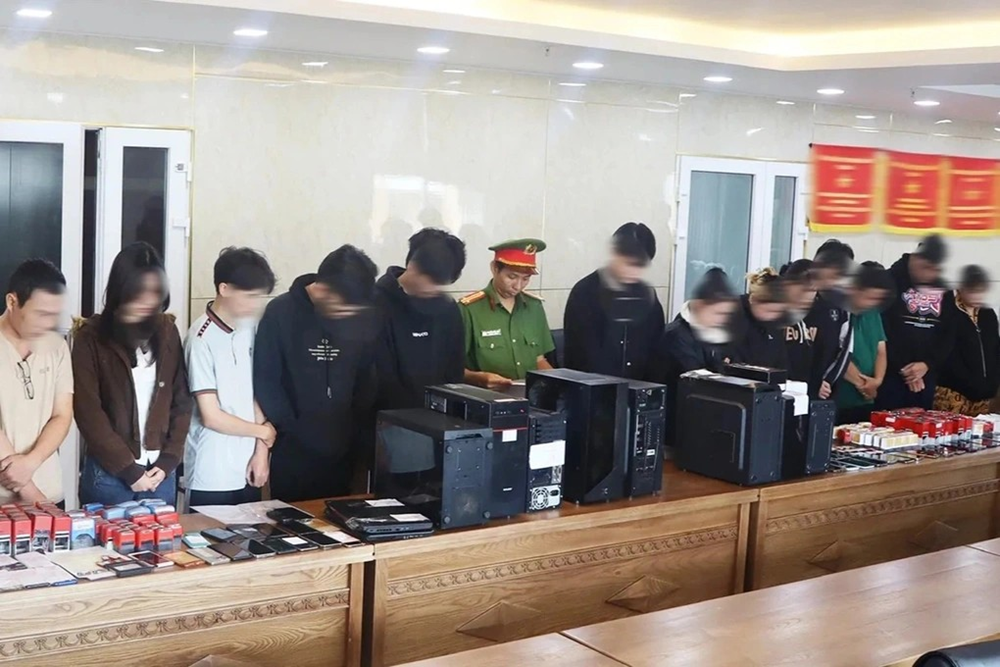 Bộ Công an khen thưởng 2 cán bộ - ảnh 2
