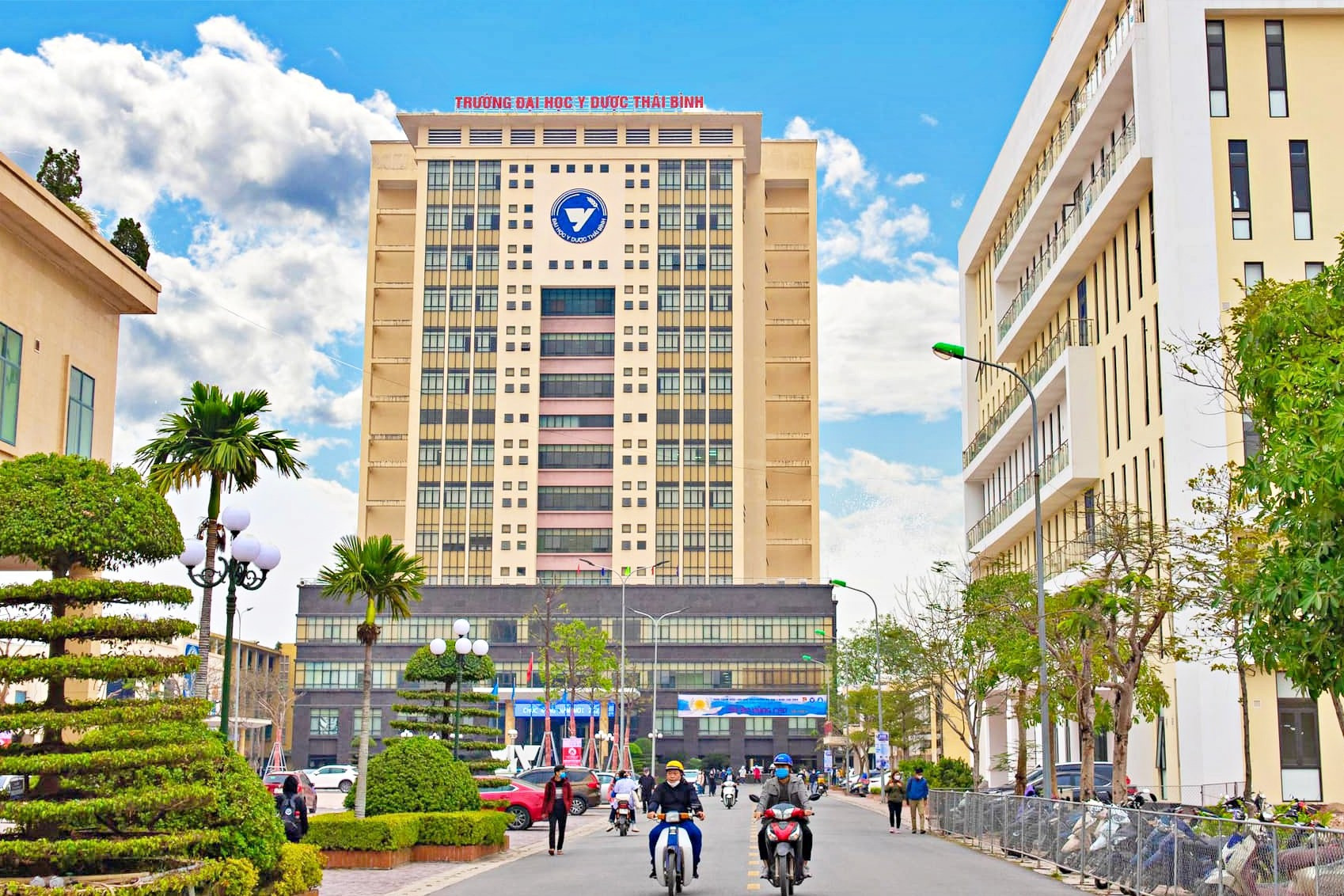 Trường chuyên ngành sức khỏe lớn nhất tỉnh Hưng Yên sắp được mở rộng, trở thành đại học thông minh- Ảnh 2. Trường chuyên ngành sức khỏe lớn nhất tỉnh Hưng Yên sắp được mở rộng, trở thành đại học thông minh- Ảnh 2.