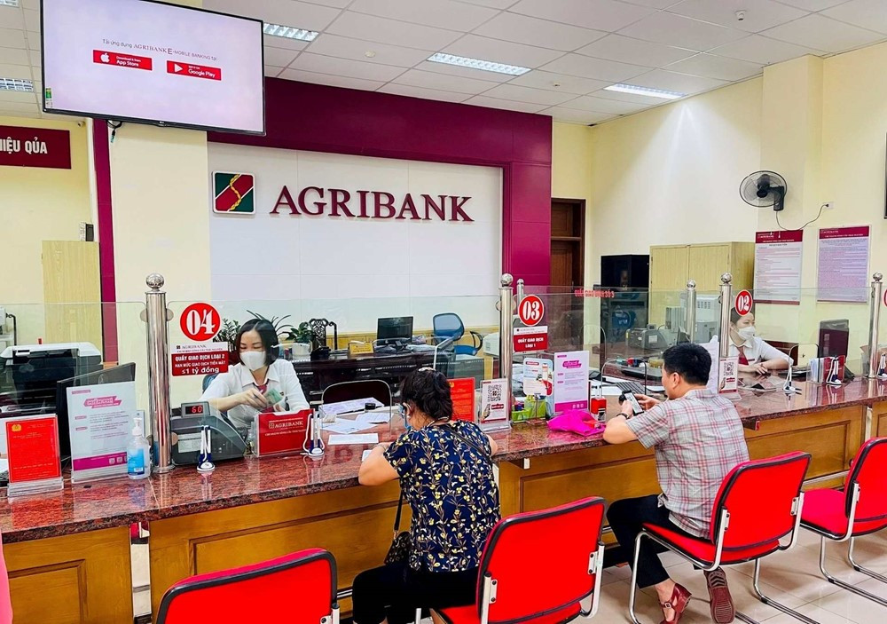 Chị D. đến ngân hàng rút hết tiền tiết kiệm, nhân viên Agribank lập tức ngăn lại, trình báo công an vào cuộc - ảnh 2