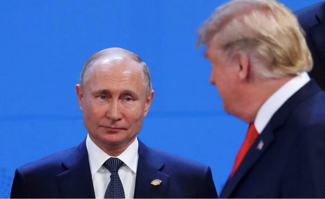 Tổng thống Nga Vladimir Putin và Tổng thống Mỹ Donald Trump trong một sự kiện năm 2018. (Ảnh: Reuters) screen-shot-2025-07-12-at-62514-pm.png