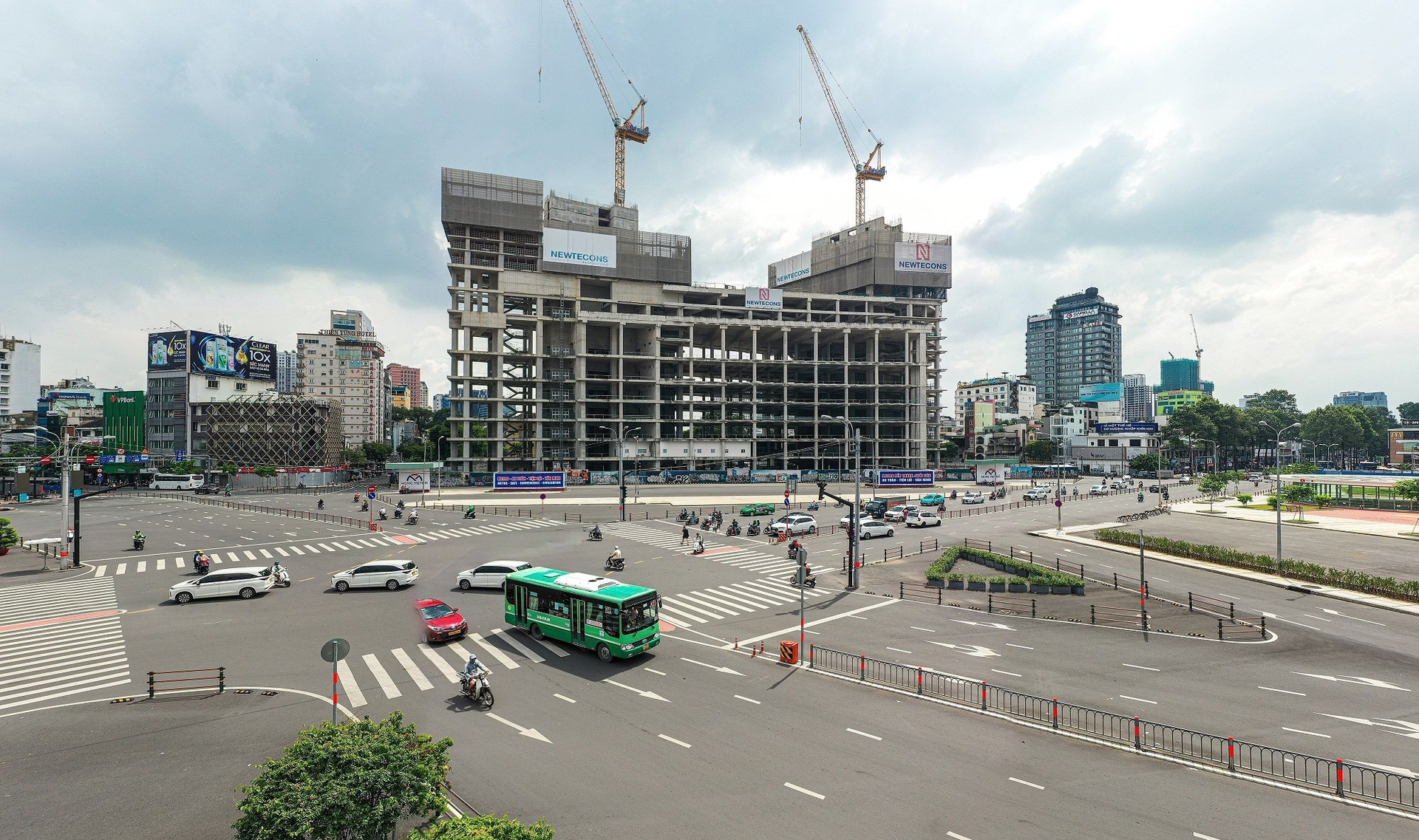Việt Nam có 5 tòa nhà tỷ USD kết nối thẳng đến ga ngầm metro: Nhiều công trình có liên quan đến bà Trương Mỹ Lan- Ảnh 1. Việt Nam có 5 tòa nhà tỷ USD kết nối thẳng đến ga ngầm metro: Nhiều công trình có liên quan đến bà Trương Mỹ Lan- Ảnh 1.