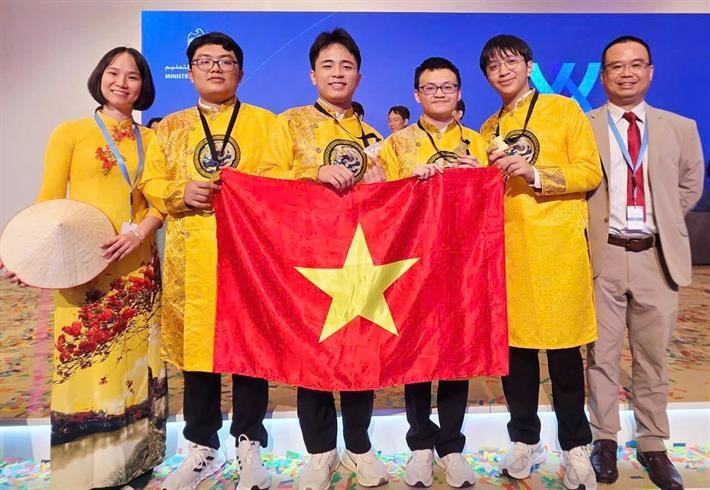 Việt Nam thắng lớn tại Olympic Hóa học Quốc tế, lập kỷ lục 4/4 thí sinh đoạt Huy chương Vàng - ảnh 1