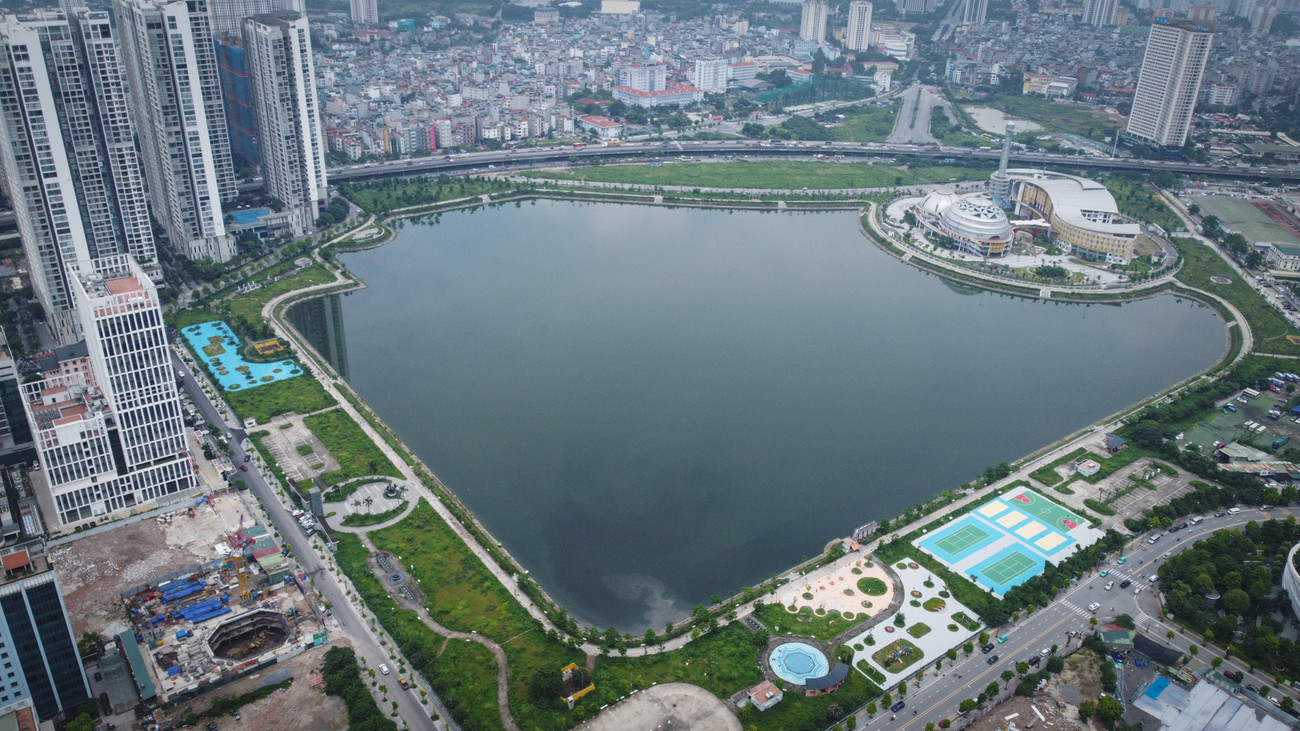 Dự án xây dựng công viên và hồ điều hòa tại ô đất ký hiệu CV1 (phường Cầu Giấy) là dự án đầu tư theo hình thức hợp đồng BT với tổng mức đầu tư 744 tỷ đồng. Dự án xây dựng công viên và hồ điều hòa tại ô đất ký hiệu CV1 (phường Cầu Giấy) là dự án đầu tư theo hình thức hợp đồng BT với tổng mức đầu tư 744 tỷ đồng.