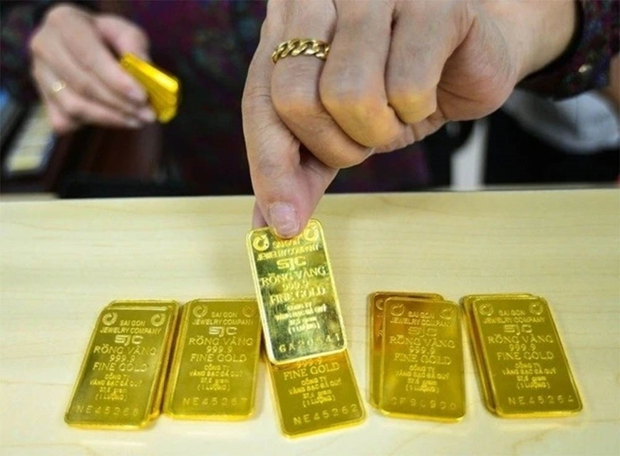 Vàng vẫn được dự báo giá tăng mạnh vào cuối năm nhưng nhà đầu tư nên thận trọng. vang1.jpg