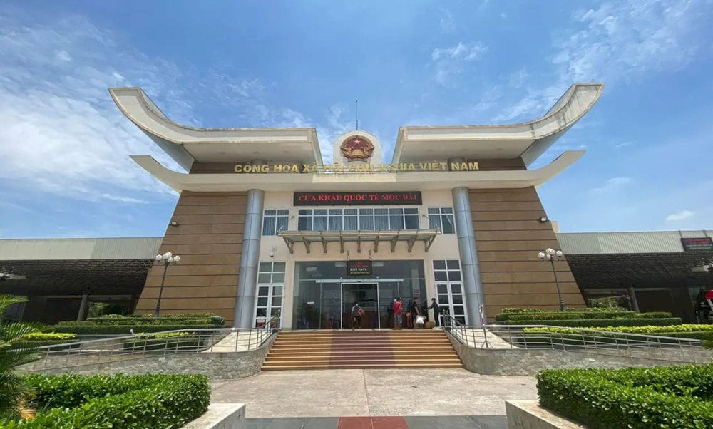 Tỉnh chung đường biên giới với Campuchia đề xuất thử nghiệm chính sách đầu tư casino, sân golf khu vực cửa khẩu- Ảnh 1. Tỉnh chung đường biên giới với Campuchia đề xuất thử nghiệm chính sách đầu tư casino, sân golf khu vực cửa khẩu- Ảnh 1.