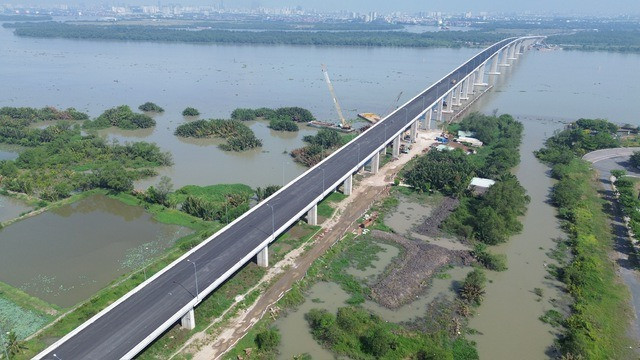 Chỉ một tháng nữa, sẽ thông xe cây cầu lớn nhất trên trục huyết mạch 75.000 tỷ, phá thế cô lập loạt dự án- Ảnh 3. Chỉ một tháng nữa, sẽ thông xe cây cầu lớn nhất trên trục huyết mạch 75.000 tỷ, phá thế cô lập loạt dự án- Ảnh 3.