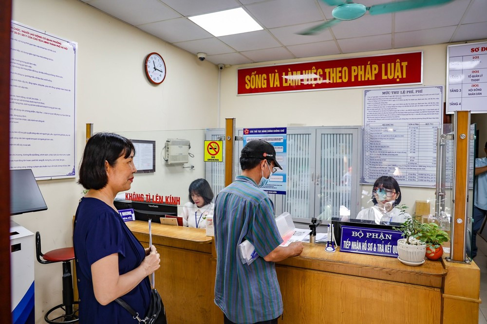Bộ Nội vụ công bố một thông tin quan trọng đến công chức, viên chức sắp nghỉ hưu - ảnh 1