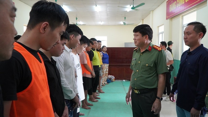 Bắt 31 người Việt tham gia lừa đảo tại đặc khu Tam Giác Vàng, thu giữ 233 điện thoại di động, hơn 300 máy tính máy tính, hàng nghìn sim - ảnh 1