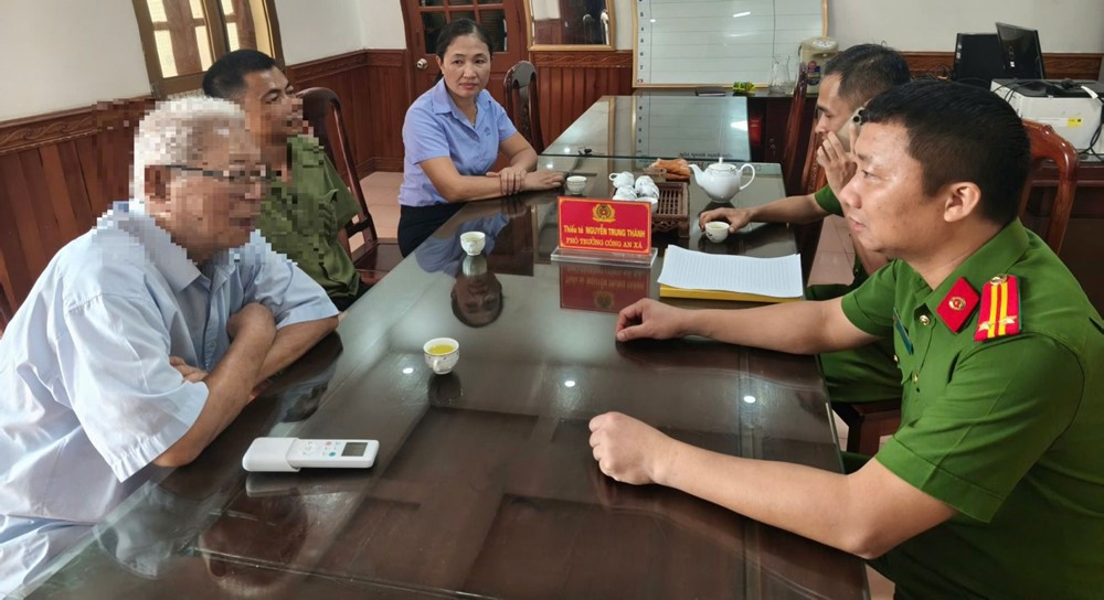 Đến bưu điện chuyển tiền, ông T. suýt mất nửa tỷ vì nghe 'Cán bộ Cục An ninh mạng' - ảnh 1