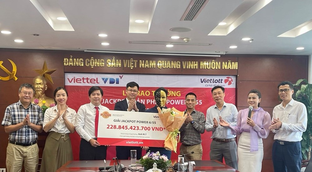 Những người dân bỗng thành tỷ phú nhờ giải độc đắc kỷ lục của Vietlott - ảnh 3