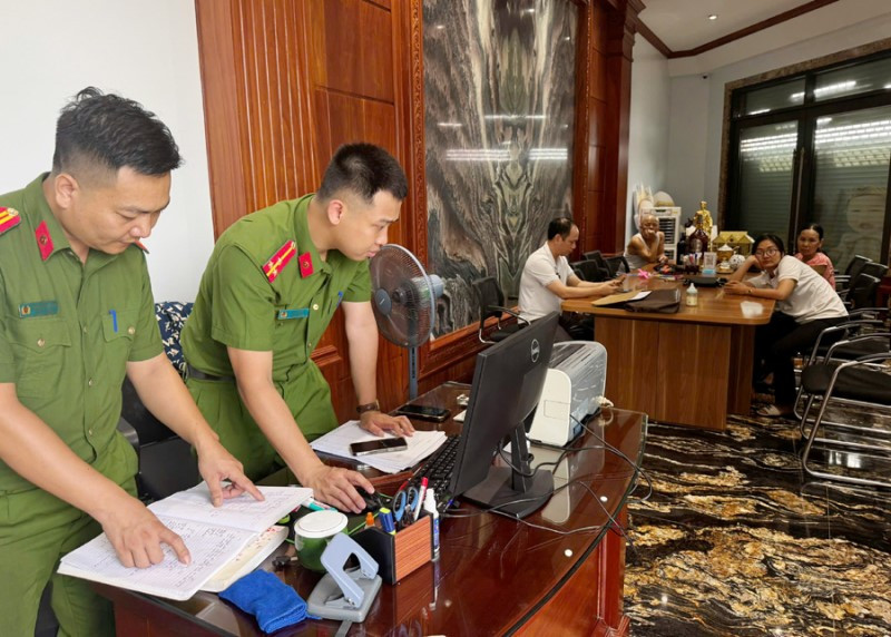 Phong tỏa, khám xét khẩn cấp 1 sàn giao dịch bất động sản - ảnh 1