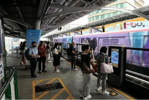 Tuyến tàu điện nổi tiếng Đông Nam Á gặp trở ngại, Chính phủ rót hơn 4.400 tỷ đồng vẫn chưa ăn thua - ảnh 6