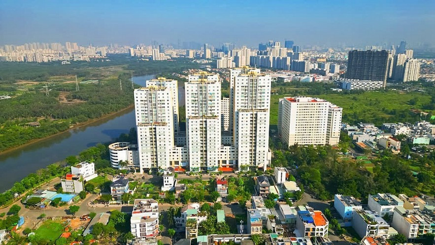 Thị trường bất động sản quý II/2025: Nhà ở cao cấp ‘chiếm sóng’, nhu cầu thực chật vật tìm chỗ đứng- Ảnh 2.