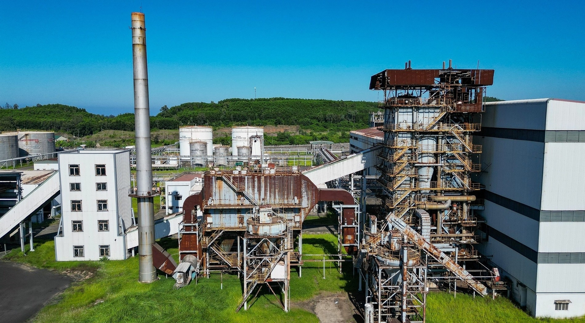 Nhà máy Ethanol 2.200 tỷ từng kỳ vọng mở ra ‘kỷ nguyên’ nhiên liệu sạch nay chìm trong hoang phế, rỉ sét- Ảnh 1. Nhà máy Ethanol 2.200 tỷ từng kỳ vọng mở ra ‘kỷ nguyên’ nhiên liệu sạch nay chìm trong hoang phế, rỉ sét- Ảnh 1.